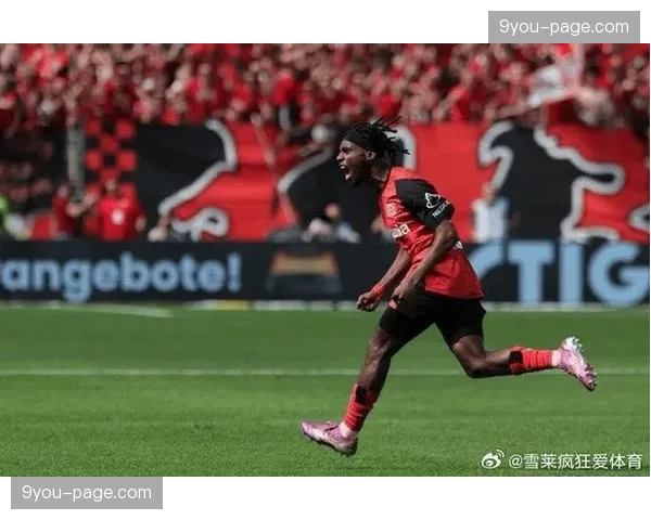 转会传闻：多家英格兰媒体称，曼联有意引进勒沃库森边后卫弗林蓬